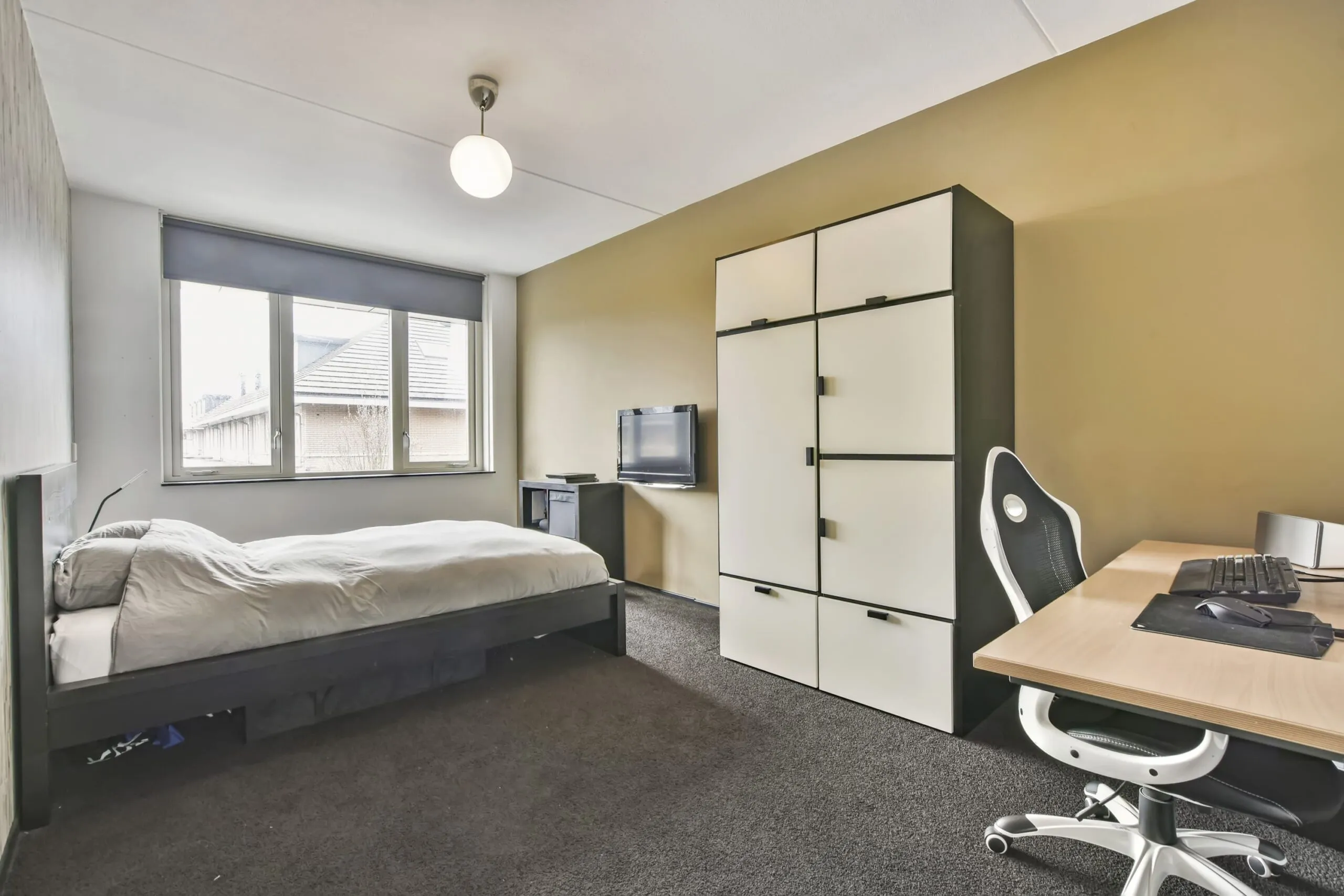 furnished or unfurnished student housing