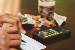 Smart Tips on Managing Expenses as a Studentย